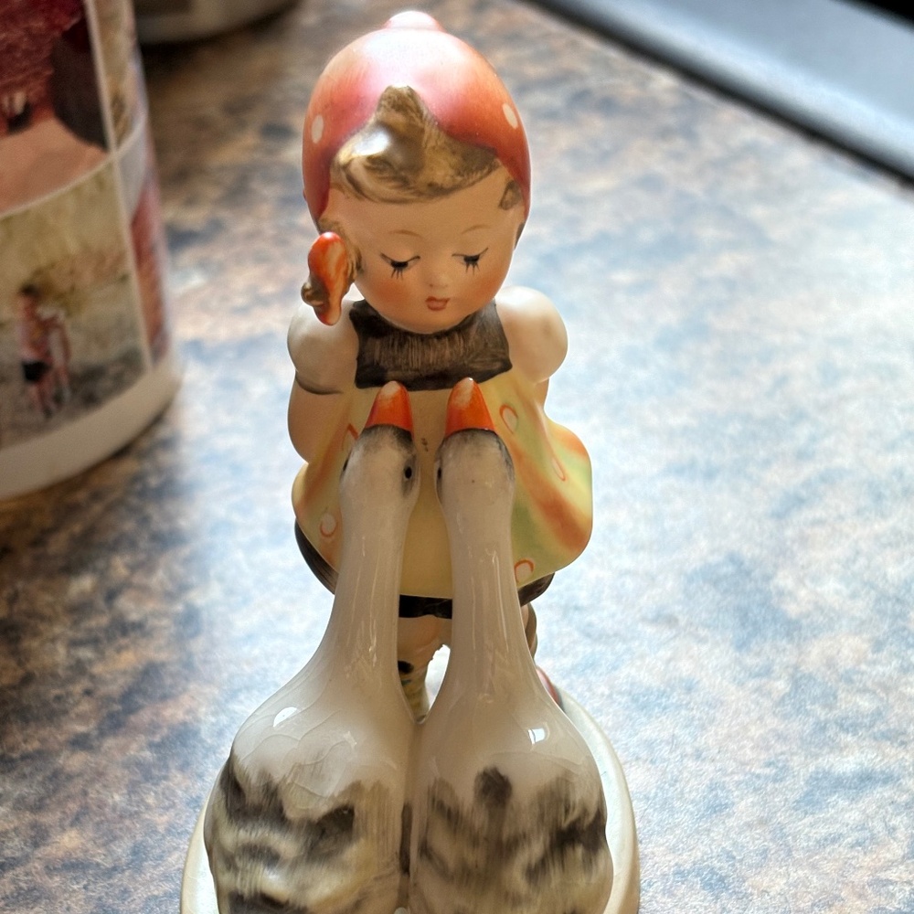 Hummel Goose Girl